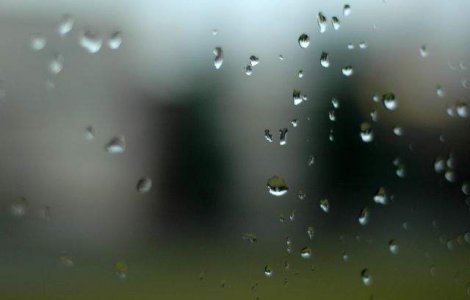 ANM: Urmatoarele doua luni ne aduc temperaturi mai scazute si ploi