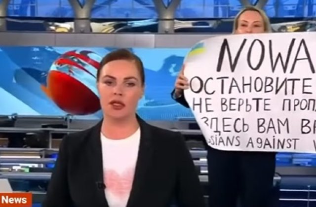 Cum a fost pedepsită jurnalista care a protestat în direct față de războiul din Ucraina: „Ancheta a durat peste 14 ore”