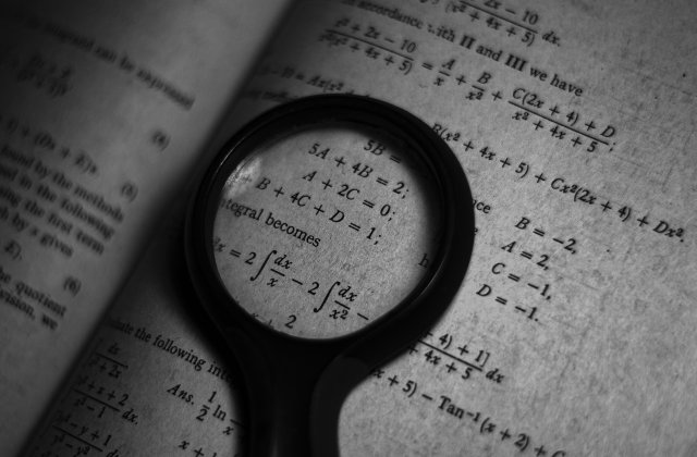 O elevă din Zalău a câștigat un concurs de matematică după ce a memorat 199 de zecimale ale contantei Pi