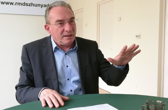 Iuliu Winkler - Rom&acirc;nia are potenţialul necesar pentru a-şi atinge obiectivul legat de independenţa energetică 