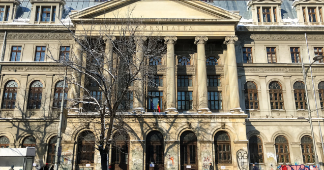 Universitatea din București revine la cursurile fizice în semestrul II