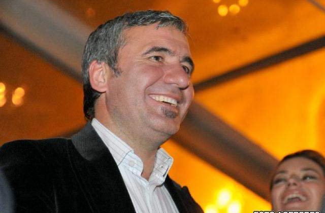 Hagi a dat Steaua pe academia de fotbal