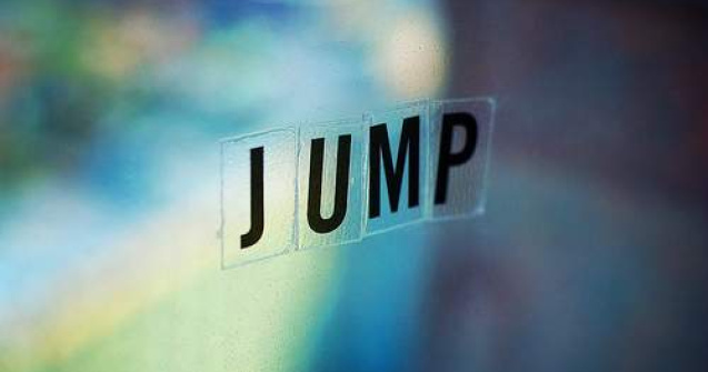 S-a aruncat de la etaj pentru a cincea oara in ultimele luni