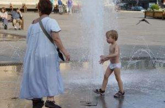 Copii cad victime caniculei