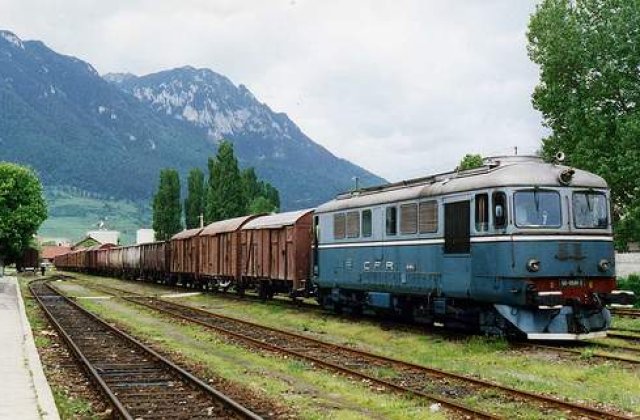 Doua locomotive s-au ciocnit in statia CFR Curtici