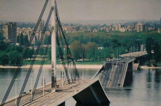 [FOTO] Zece imagini cutremuratoare din timpul bombardamentelor NATO asupra Serbiei