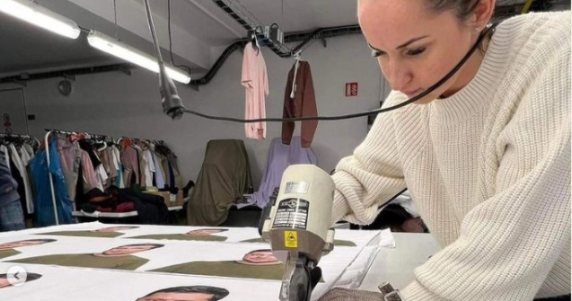 Modalitatea inedită a unui designer ceh de a strânge bani pentru Ucraina