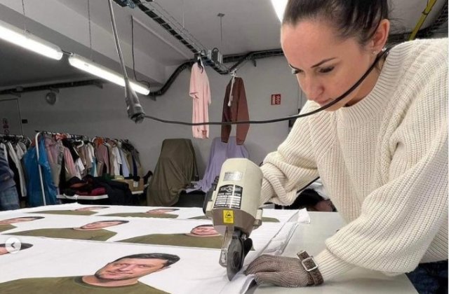 Modalitatea inedită a unui designer ceh de a strânge bani pentru Ucraina 