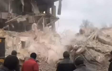 O școală de arte din Mariupol, lovită de bombă. 400 de persoane se adăposteau acolo