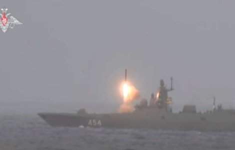 Rusia a lansat rachete de croazieră din apele Mării Negre și Mării Caspice. A utilizat și rachete hipersonice, pentru a doua zi consecutiv
