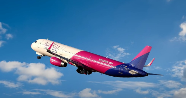 Alertă cu bombă la bordul unui avion care zbura deasupra României/Alarma a fost falsă