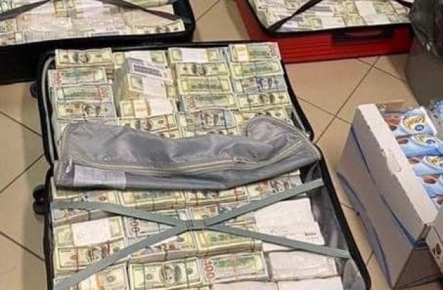 O femeie din Ucraina a trecut granița cu 30 de milioane de dolari ascunși în valize