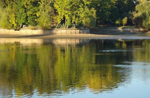 Corpul unei femei, gasit plutind pe lacul Herastrau din Capitala
