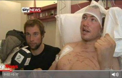  Video  S-a trezit cu capul in gura unui urs polar