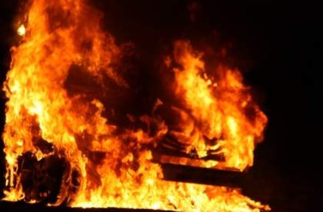 Un incendiu se apropie de centrul nuclear Sarov