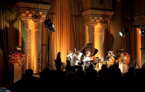 Festivalul SoNoRo: Bal mascat si misterul muzicii de camera