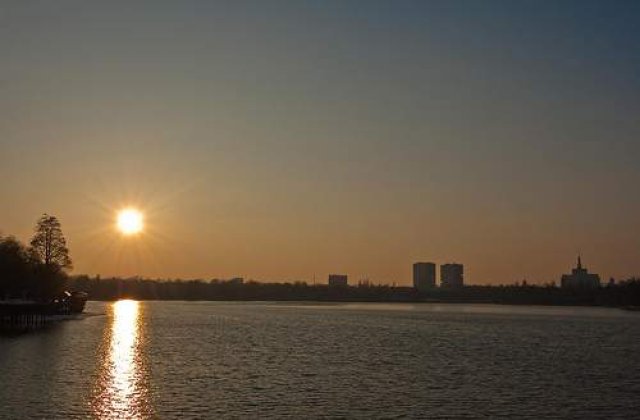 Bucurestenii se vor putea plimba gratuit cu vaporasul pe Lacul Herastrau