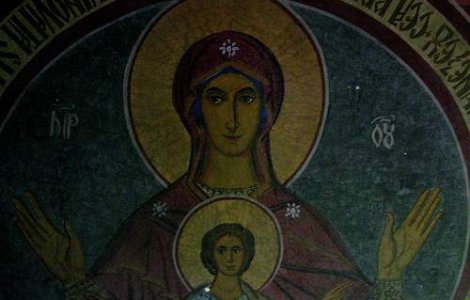 Peste 2 milioane de romani isi aniverseaza onomastica de Sf. Maria Mare