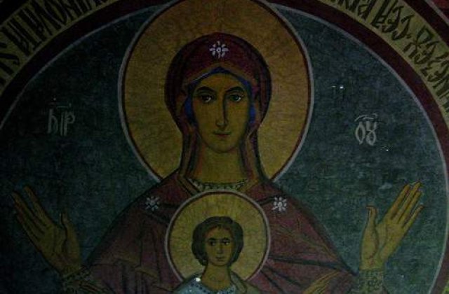 Peste 2 milioane de romani isi aniverseaza onomastica de Sf. Maria Mare