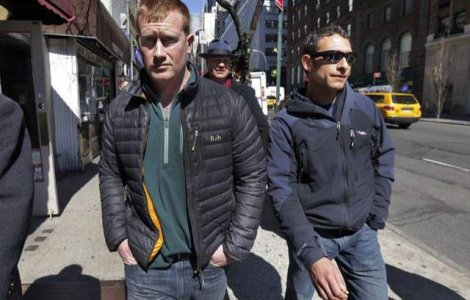  Video  Trei tineri s-au aruncat de la 541 de metri noaptea!