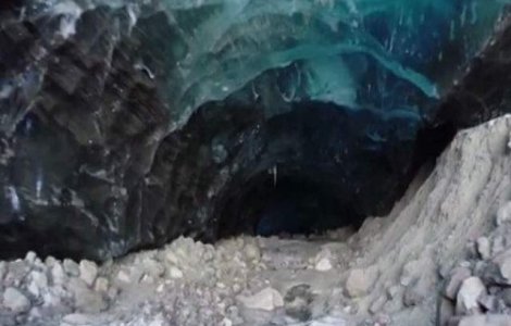  Video  Imagini incredibile dintr-o pestera de gheata