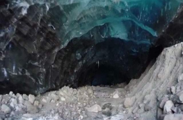 [VIDEO] Imagini incredibile dintr-o pestera de gheata