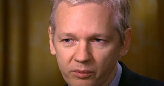 Julian Assange se căsătoreşte astăzi, în închisoare, cu fosta lui avocată