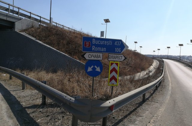 În Suceava se instalează indicatoare rutiere în limba ucraineană pentru refugiaţi
