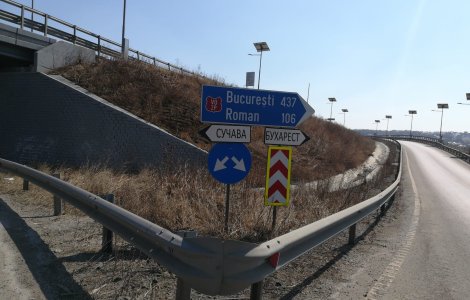 Suceava instalează indicatoare rutiere în limba ucraineană pentru refugiaţi
