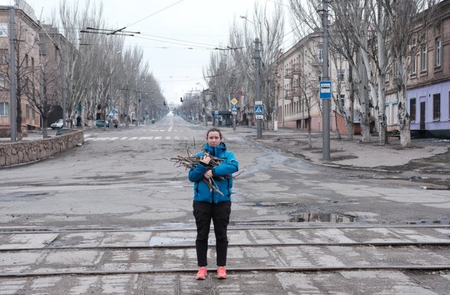 Supraviețuitorii teatrului din Mariupol bombardat de ruși, mărturisiri cutremurătoare: „Un copil de cinci ani țipa: Nu vreau să mor”