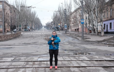 Supraviețuitorii teatrului din Mariupol bombardat de ruși, mărturisiri cutremurătoare: „Un copil de cinci ani țipa: Nu vreau să mor”