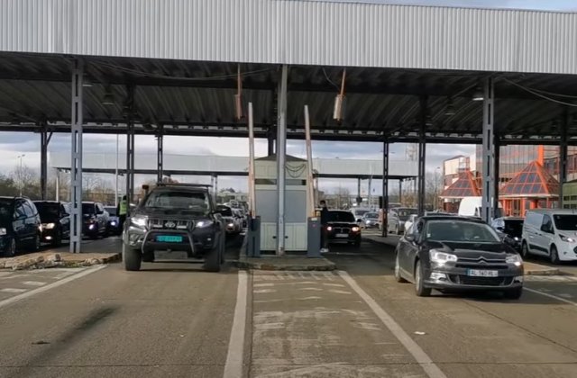 Soți ucraineni, spulberați pe un drum din România de un șofer beat care a intrat pe contrasens 