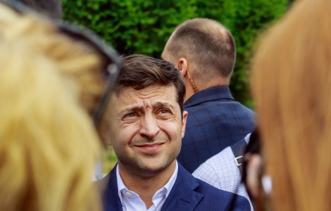 Dan Negru, primele impresii după ce a urmărit serialul în care joacă președintele Ucrainei: „Corupție, politicieni ieftini, șoselele lipsă, foști securiști”
