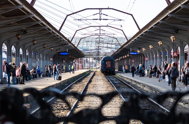 CFR solicită scumpirea biletele de tren cu 20% de la 1 iulie. Ce spune ministrul Transporturilor