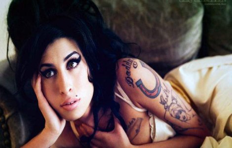 Amy Winehouse ar putea "sustine" un turneu mondial ca o holograma
