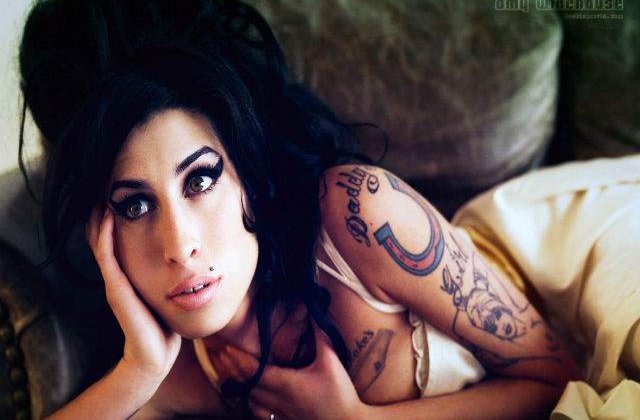 Amy Winehouse ar putea "sustine" un turneu mondial sub forma unei holograme