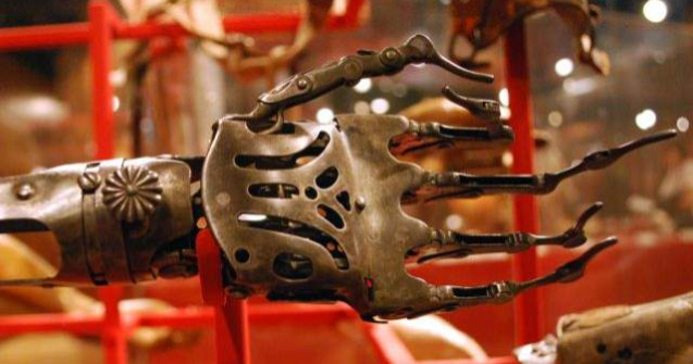  Top   Foto  Cu ce se inlocuiau membrele amputate pe vremuri