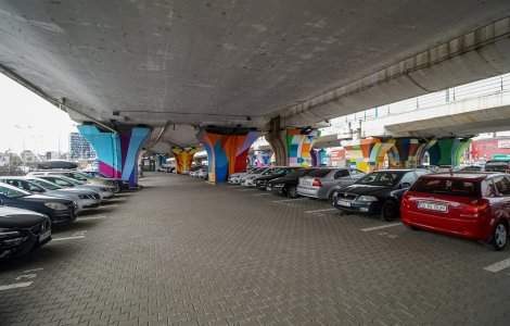 Mașinile parcate neregulamentar pe străzile principale din Capitală vor putea fi ridicate și de primăriile de sector