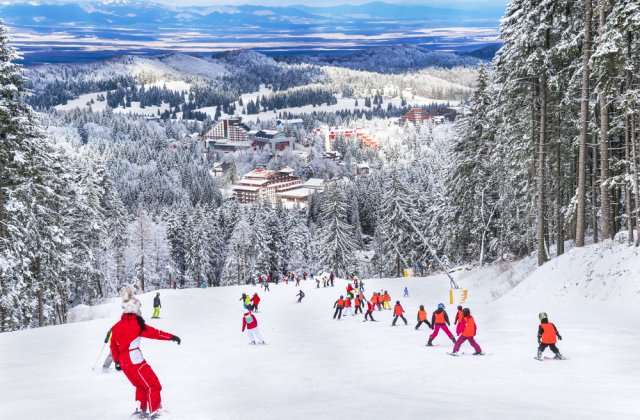 Sezonul de schi din Poiana Brașov va fi prelungit cel puțin până pe 17 aprilie