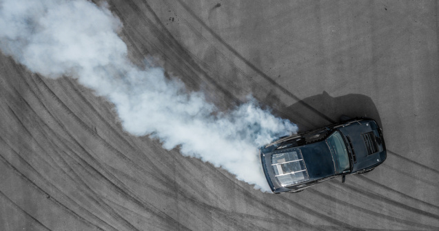 Un spectator a murit în timpul unei competiții auto pe centura Brașovului