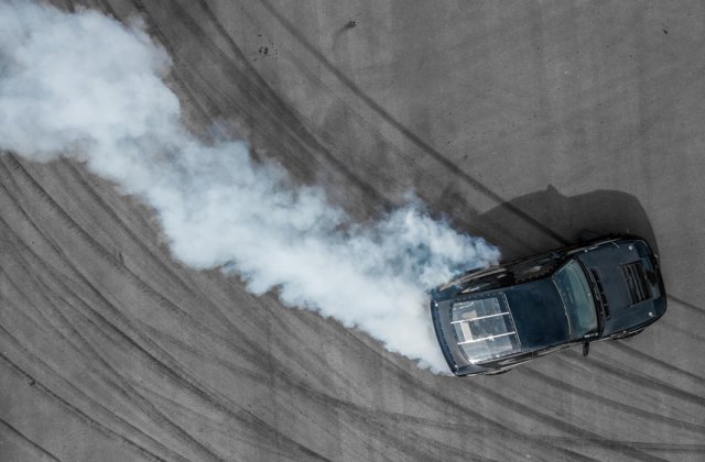 Un spectator a murit în timpul unei competiții auto pe centura Brașovului