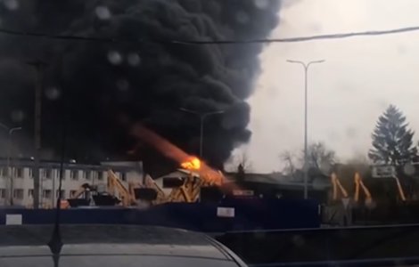 Rusia atacă asupra unor depozite de combustibil și muniții