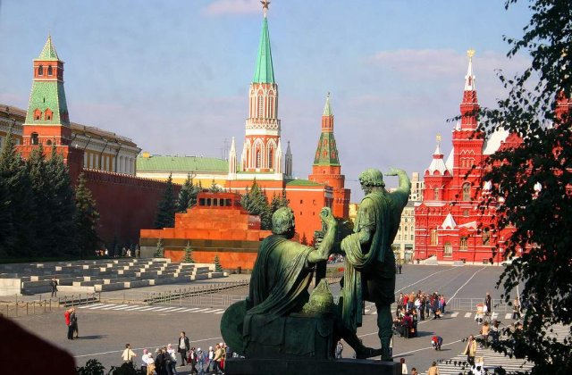 Ce se ascunde in spatele cazului diplomatului roman retinut in Rusia?