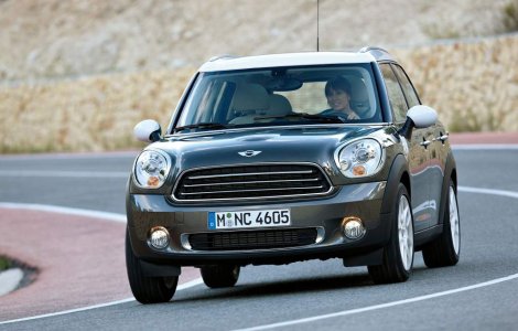 Mini Countryman vine in Romania in septembrie