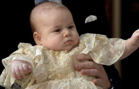  Foto  Cum arata printul George, bebelusul regal la opt luni