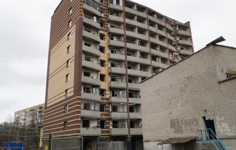 Proprietari la mila constructorului. Mai multe familii din Brașov, lăsate în beznă de dezvoltator după ce au plătit mii de euro pe apartamente în blocuri noi