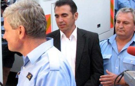 Faliment: Cornel Penescu, evacuat din vila din Pitesti