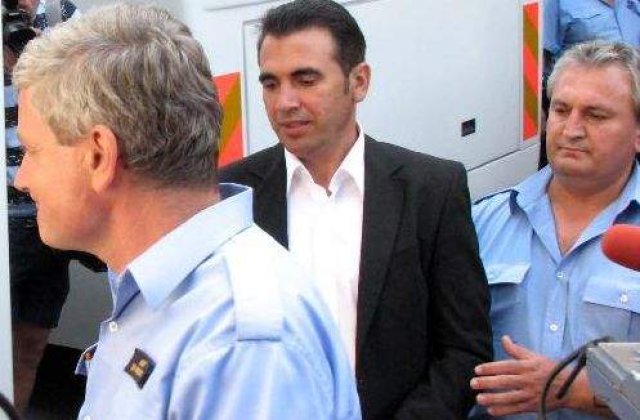 Faliment: Cornel Penescu, evacuat din vila din Pitesti