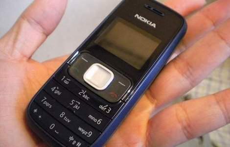 Indian ucis de explozia propriului telefon