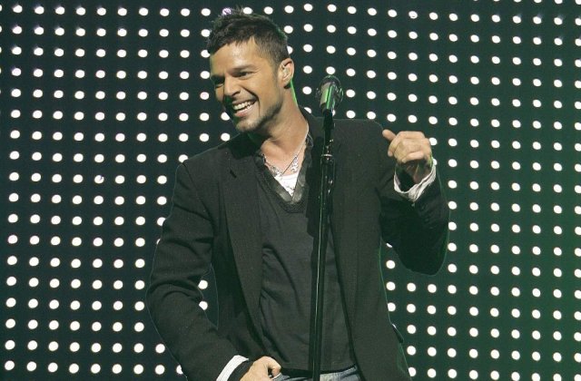 Ricky Martin isi scrie memoriile